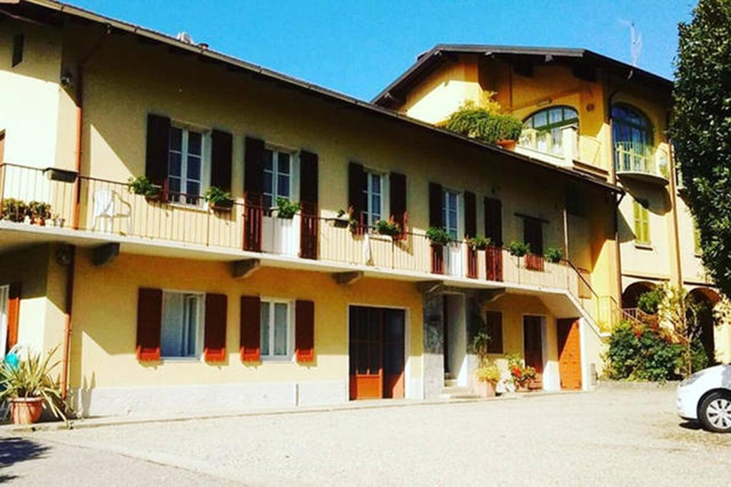 Apartment Piccolo Borgo Castelveccana Buitenkant foto